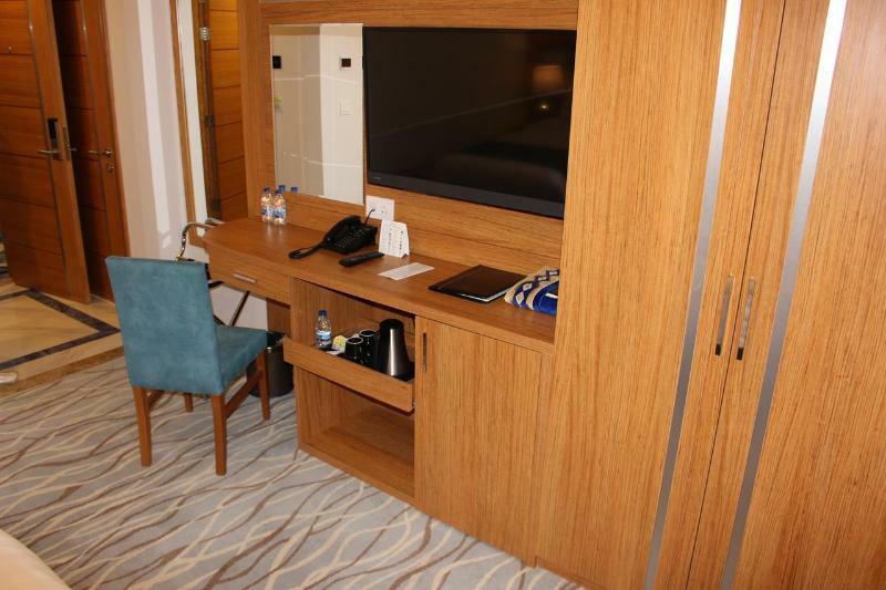 Tulip Inn Al Daar Rawafid Медина Екстериор снимка